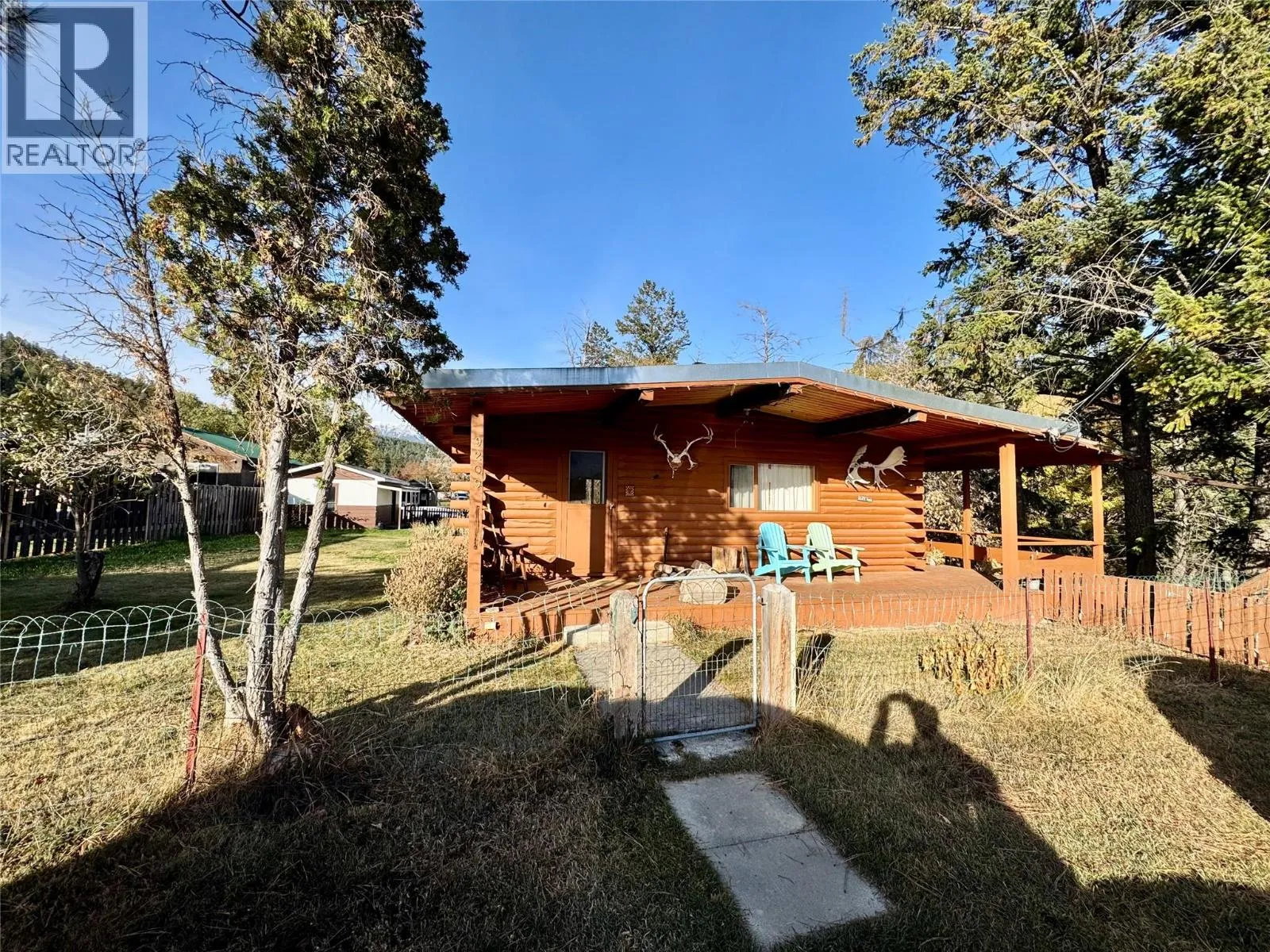 House for rent: 9209 Moffat Avenue, Wilmer, British Columbia V0A 1K5