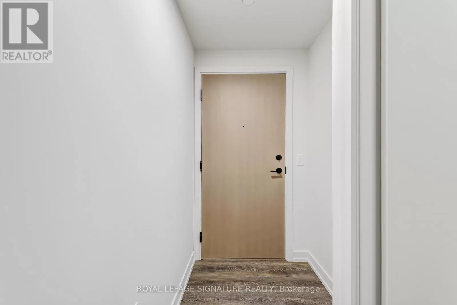 Apartment for rent: 921 - 181 Sterling Road, Toronto, Ontario M6R 2B2