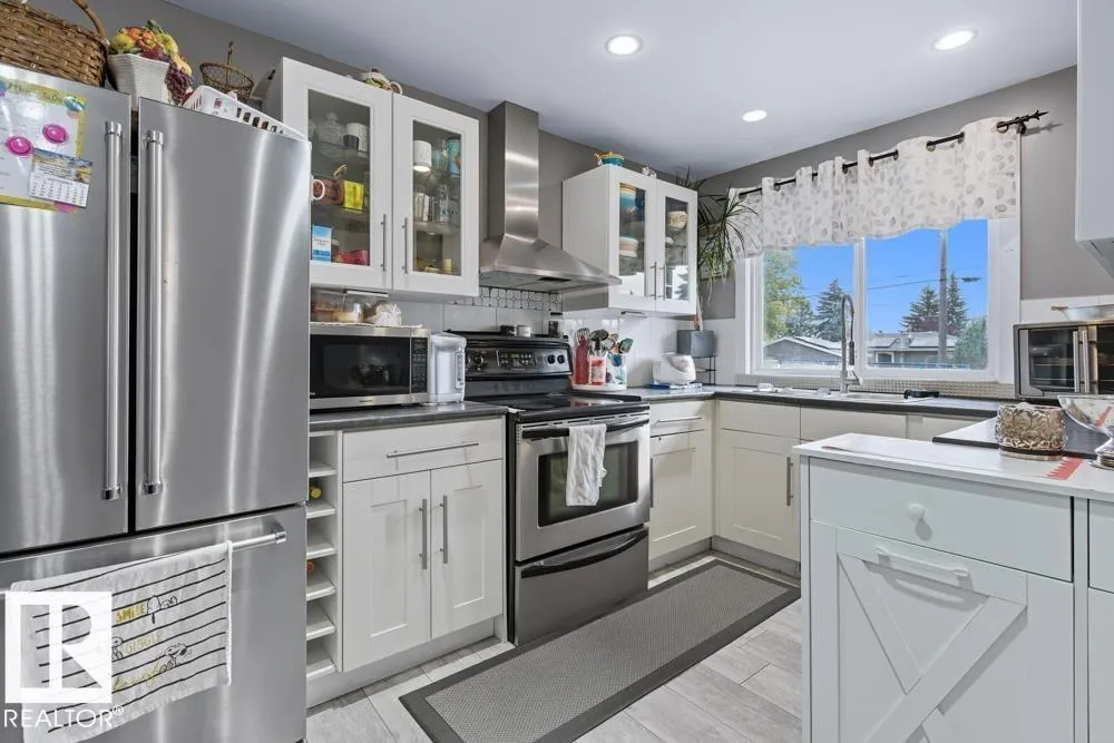 House for rent: 9211 69 St Nw, Edmonton, Alberta T6B 1V8