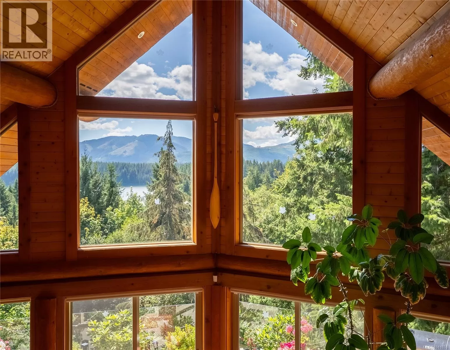 House for rent: 9215 Kestrel Dr, Lake Cowichan, British Columbia V0R 2G1