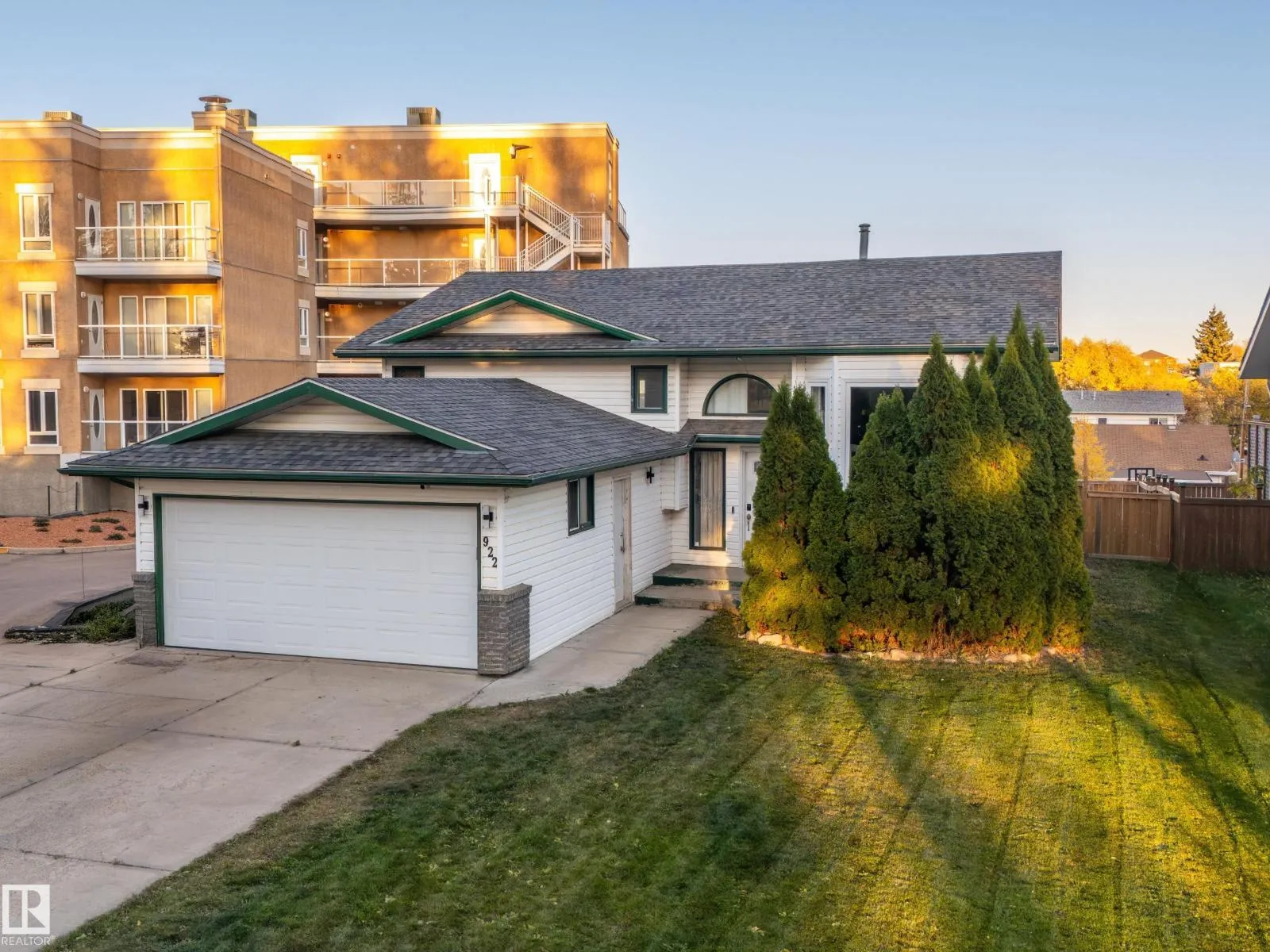 House for rent: 922 12 St, Cold Lake, Alberta T9M 1K2