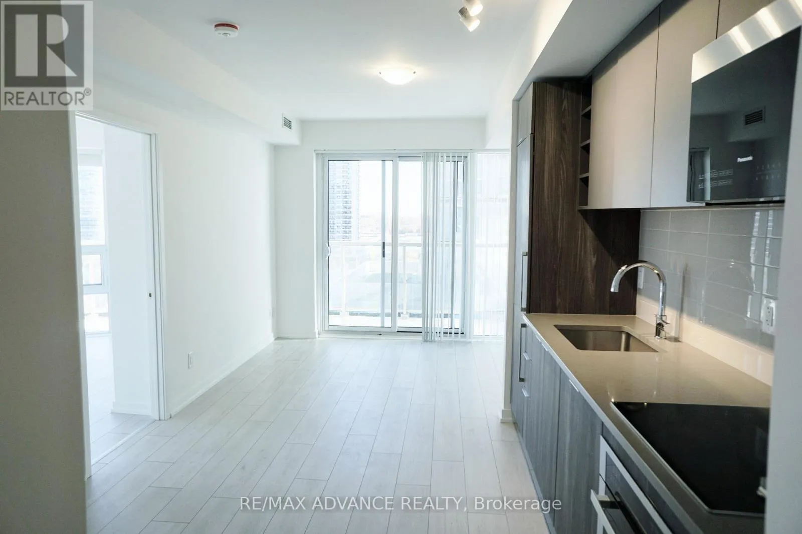 Apartment for rent: 922 - 2031 Kennedy Road Road, Toronto, Ontario M1T 0B8