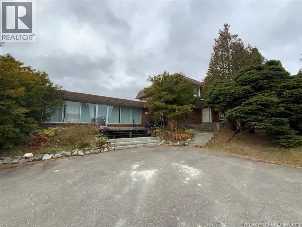 Duplex for rent: 922 Canada Road, Edmundston, New Brunswick E3V 3X3