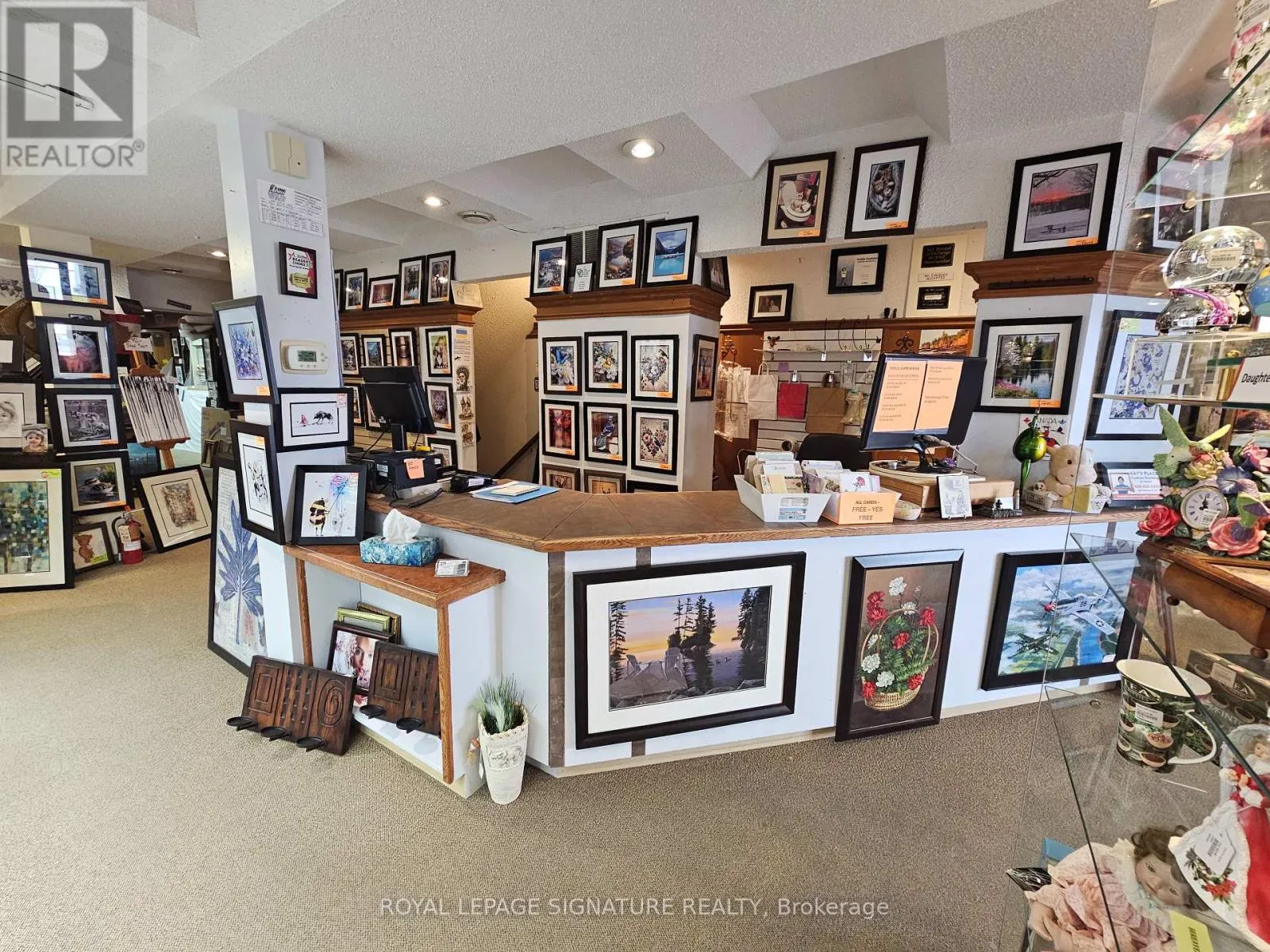 922 Simcoe Street, Oshawa, Ontario L1G 4W2