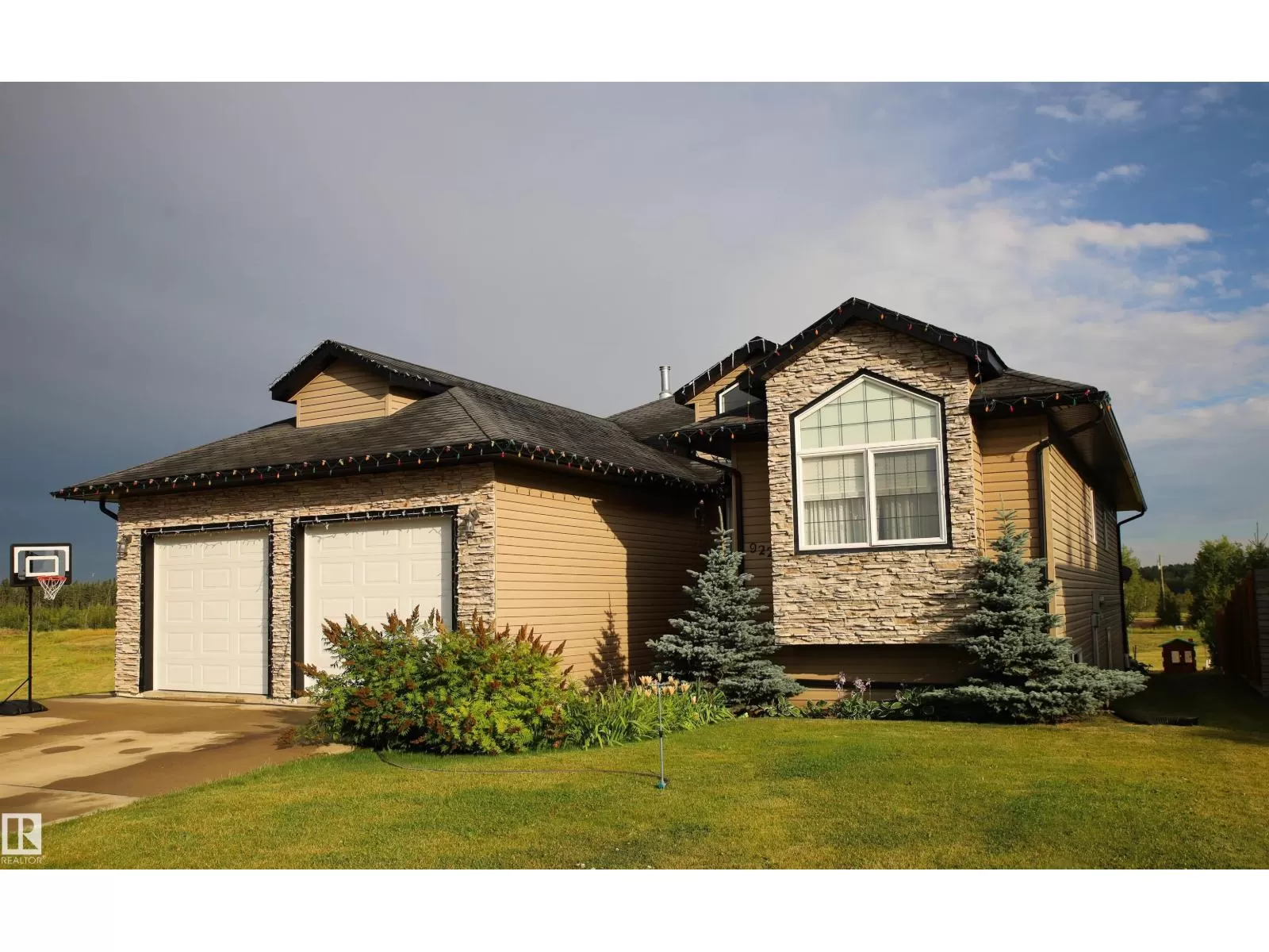 House for rent: 9221 91 Avenue, Lac La Biche, Alberta T0A 2C0