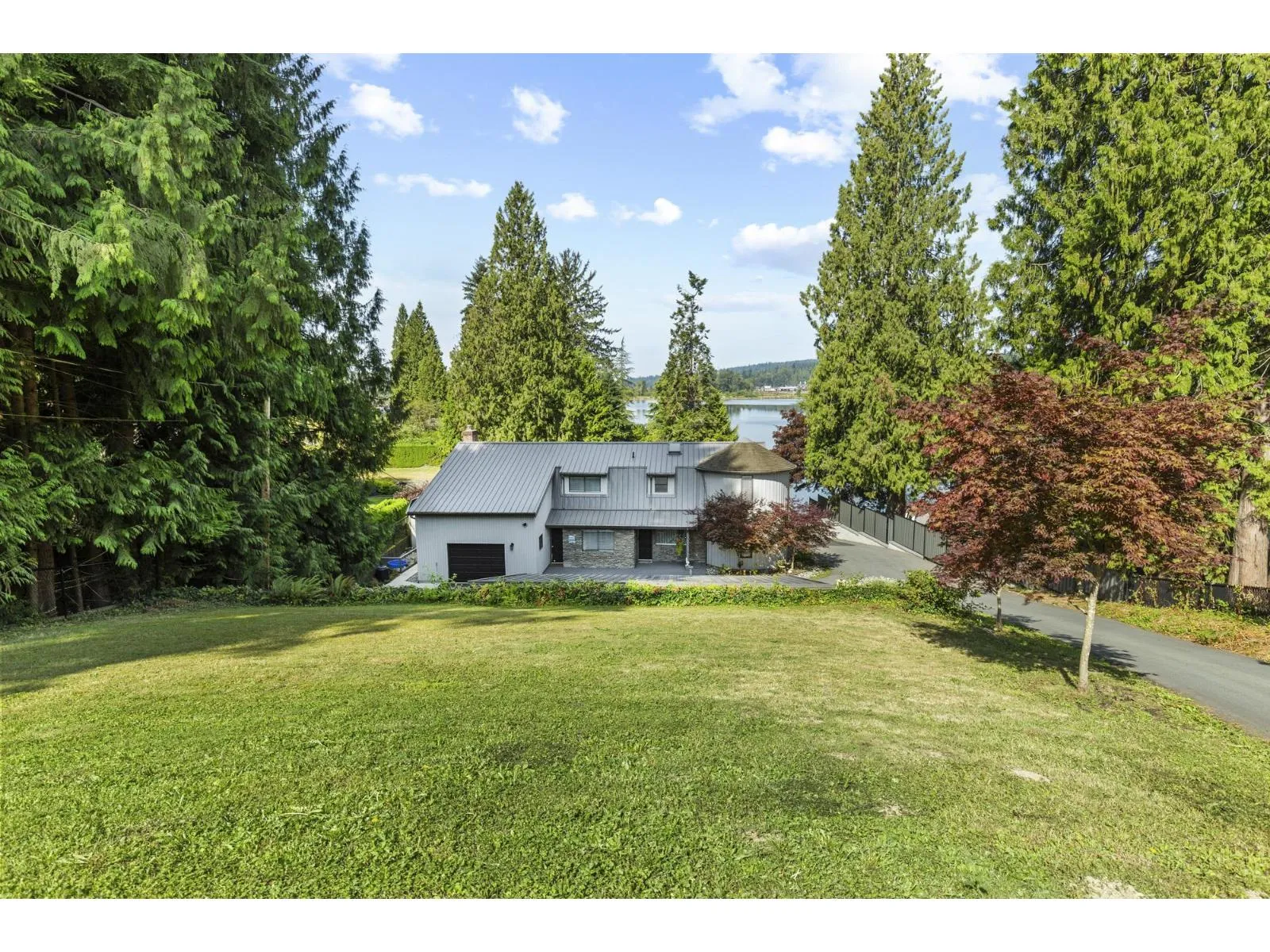 House for rent: 9233 Hayward Street, Mission, British Columbia V2V 1J1