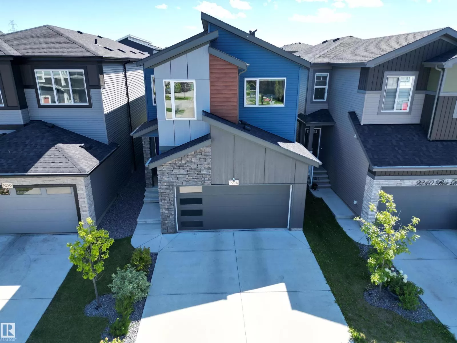 House for rent: 9238 Pear Dr Sw, Edmonton, Alberta T6X 2X5