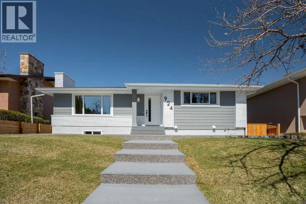 House for rent: 924 Canna Crescent Sw, Calgary, Alberta T2W 1N9