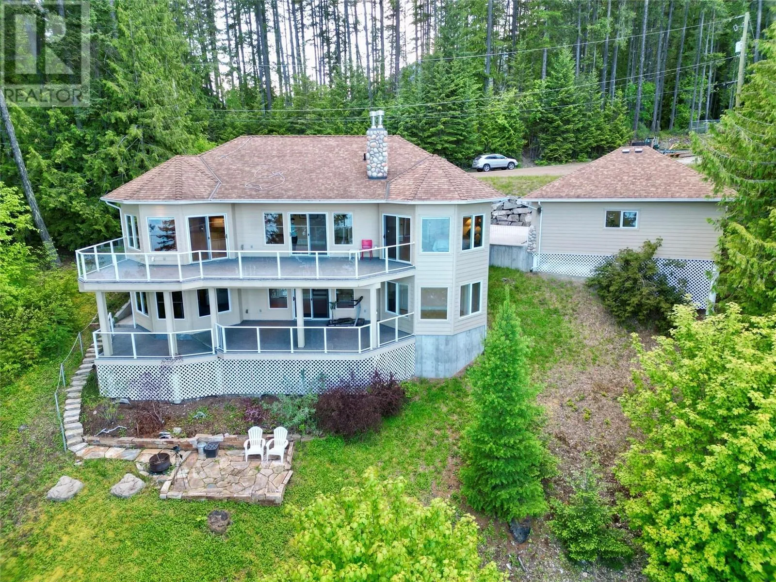 House for rent: 924 Queens Road, Balfour, British Columbia V0G 1C0