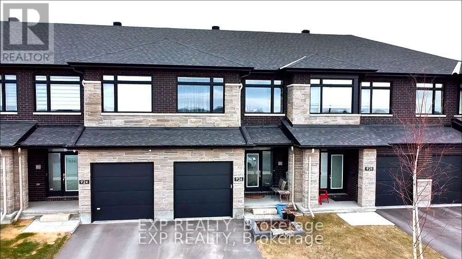 Row / Townhouse for rent: 926 Brian Good Avenue, Ottawa, Ontario K4M 0N7