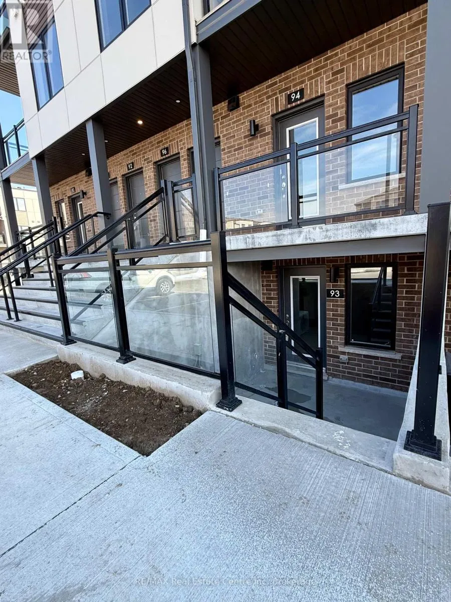 Row / Townhouse for rent: 93 - 940 St David Street N, Centre Wellington, Ontario N1M 0L7