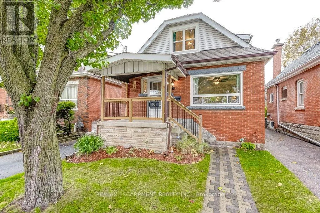 House for rent: 93 Barons Avenue N, Hamilton, Ontario L8H 5A5