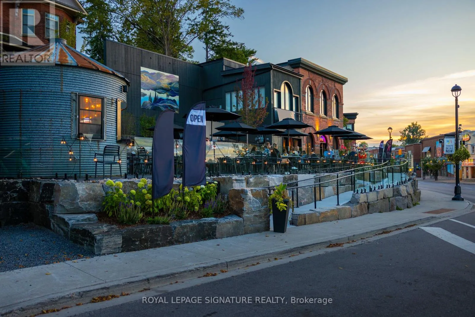 93 Main Street E, Huntsville, Ontario P1H 2B9