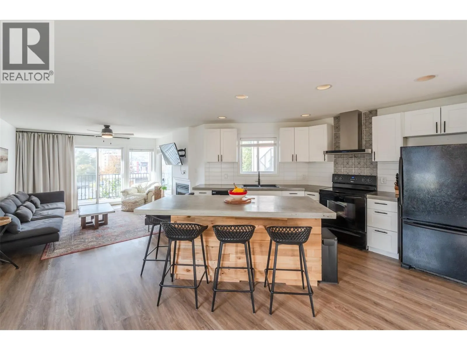 Apartment for rent: 93 Van Horne Street Unit# 101, Penticton, British Columbia V2A 4J9