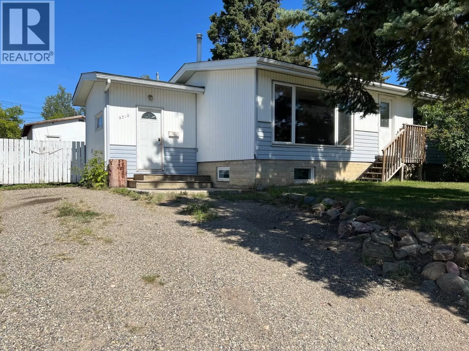 House for rent: 9312 97 Avenue, Fort St. John, British Columbia V1J 1M6