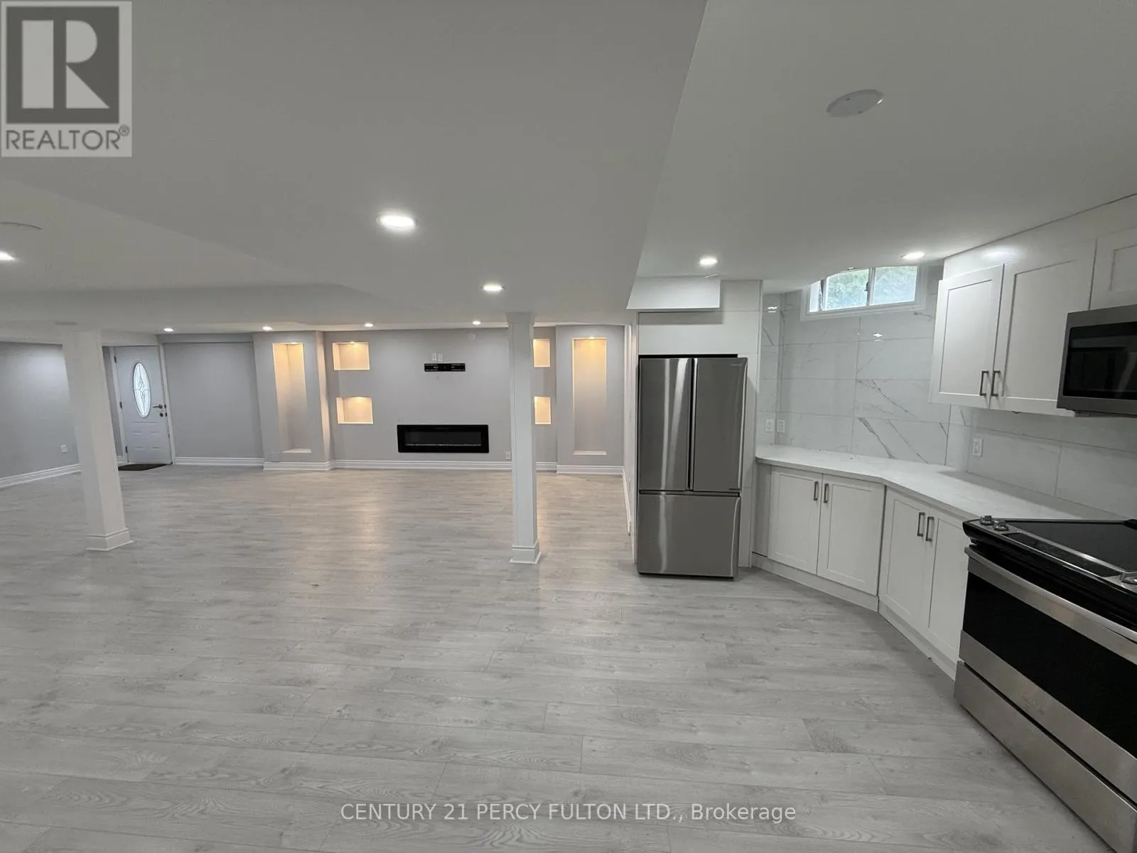 House for rent: 932 Schaeffer Outlook, Newmarket, Ontario L3X 1V9