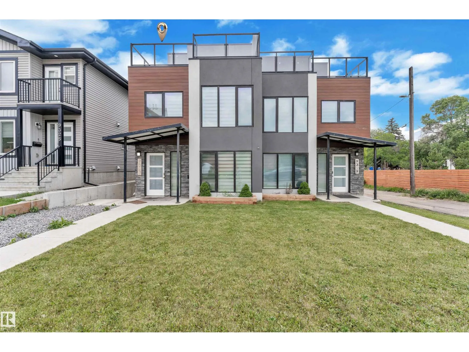 Duplex for rent: 9327 Connors Rd Nw, Edmonton, Alberta T6C 4B9