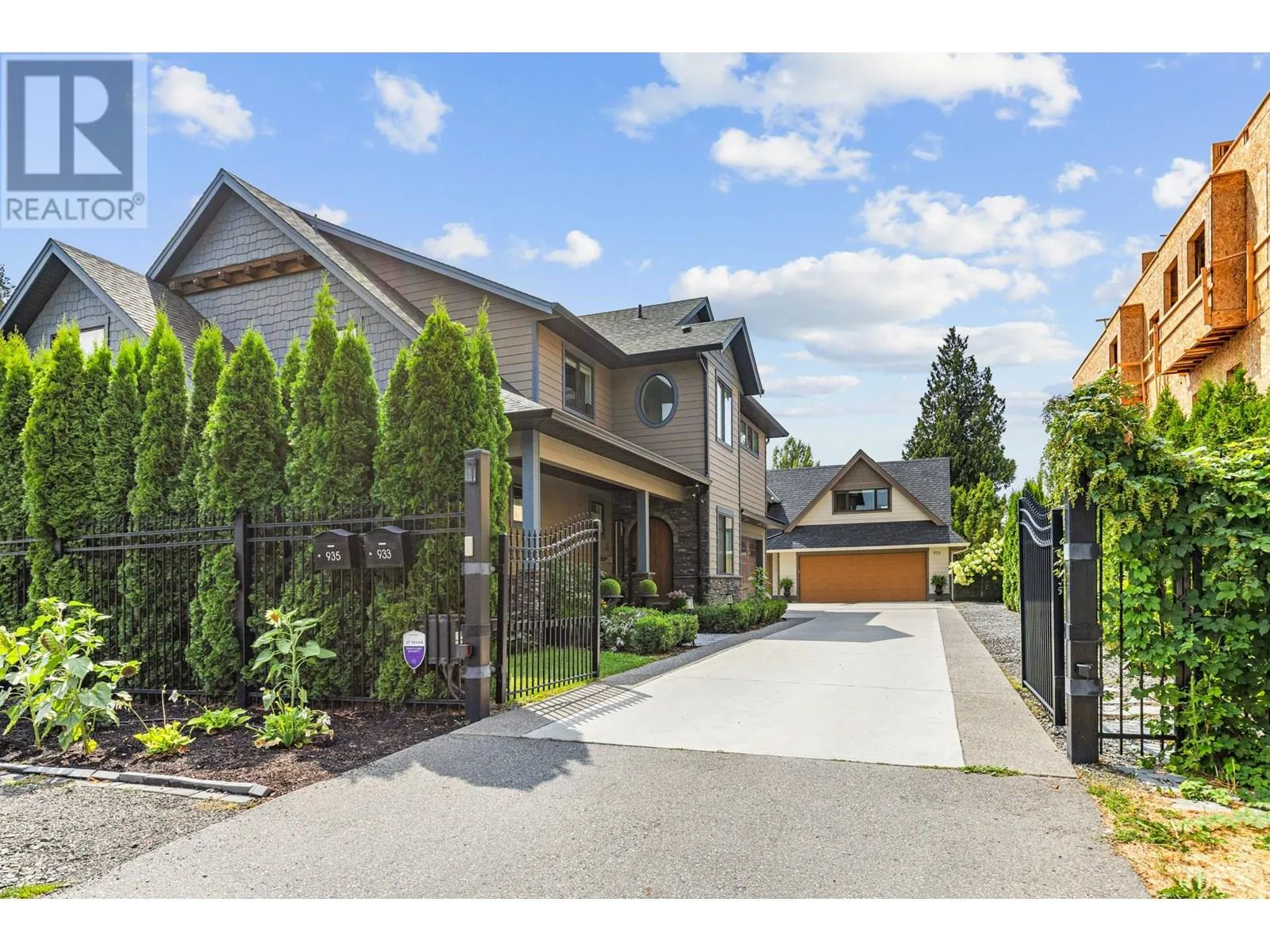 House for rent: 935 Laurier Avenue, Kelowna, British Columbia V1Y 6A9