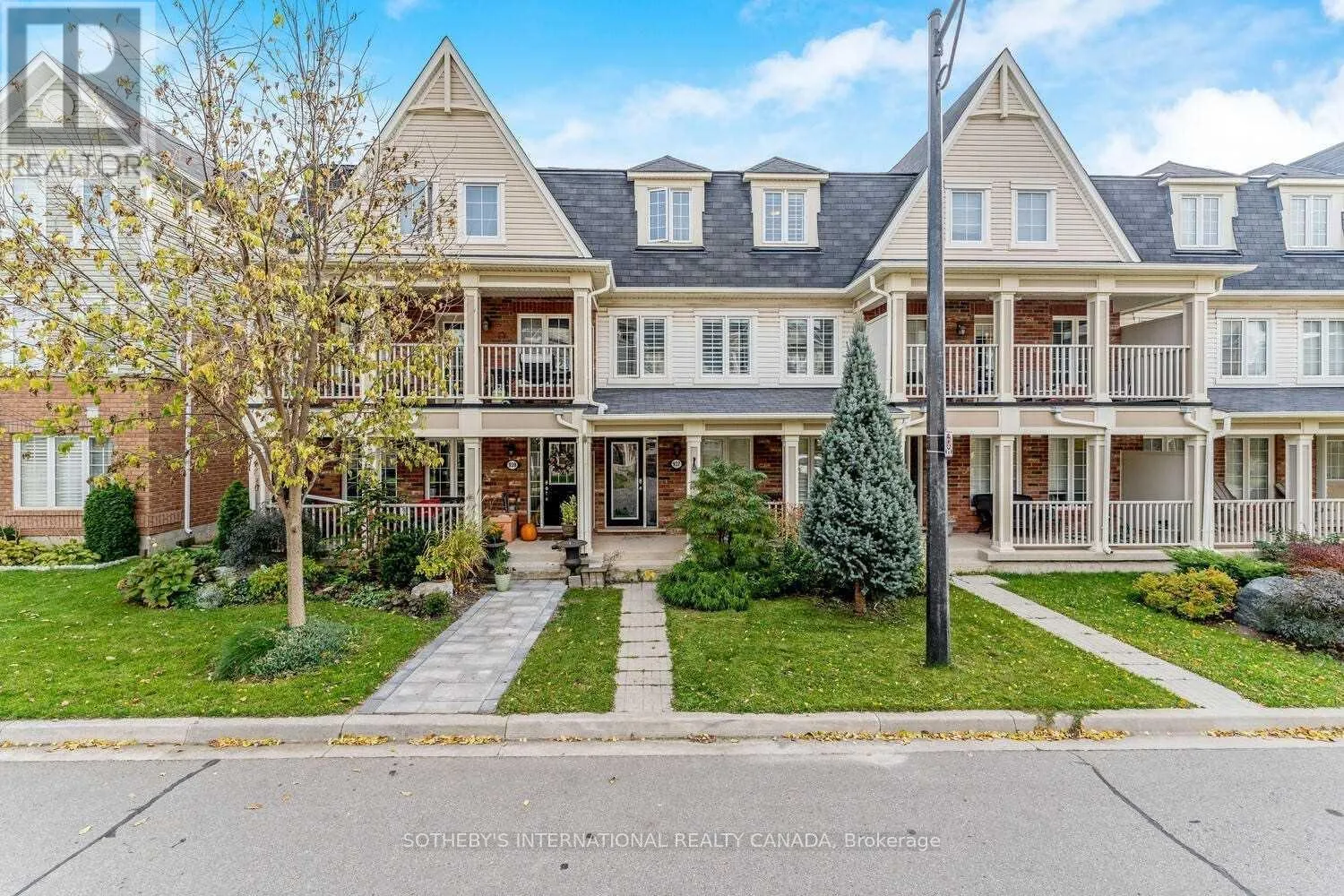 Row / Townhouse for rent: 937 Brassard Circle, Milton, Ontario L9T 8E2