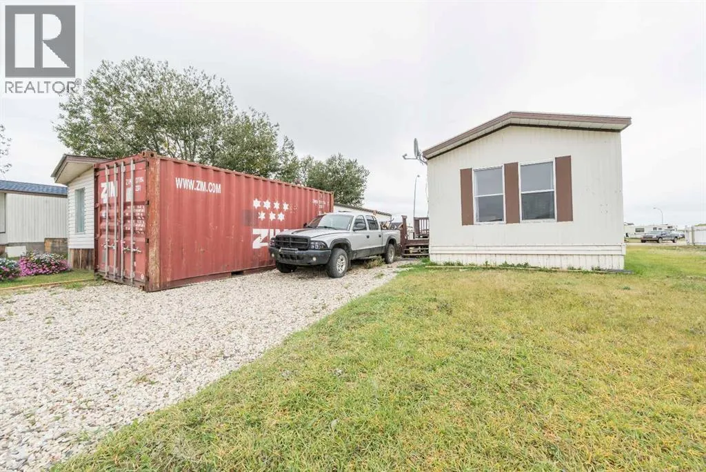 Mobile Home for rent: 94, 9824 104 Avenue, Clairmont, Alberta T0H 0W1