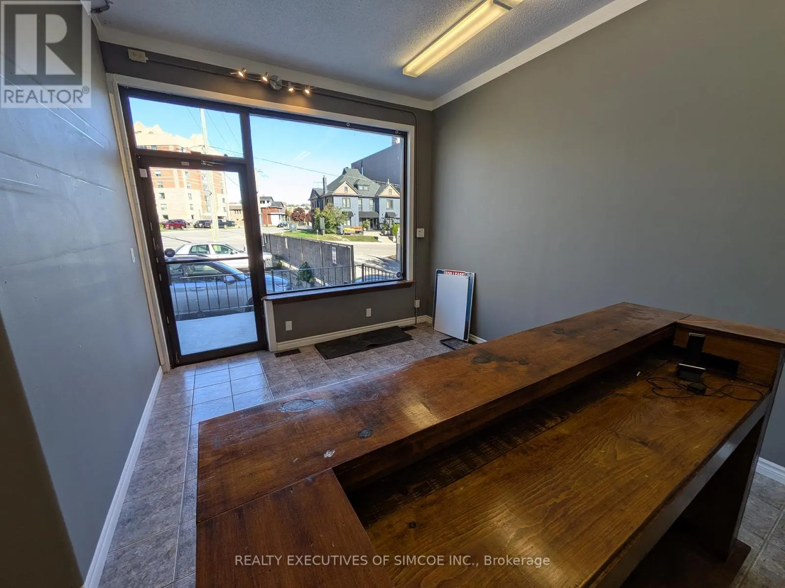 94 Bayfield Street, Barrie, Ontario L4M 3A8