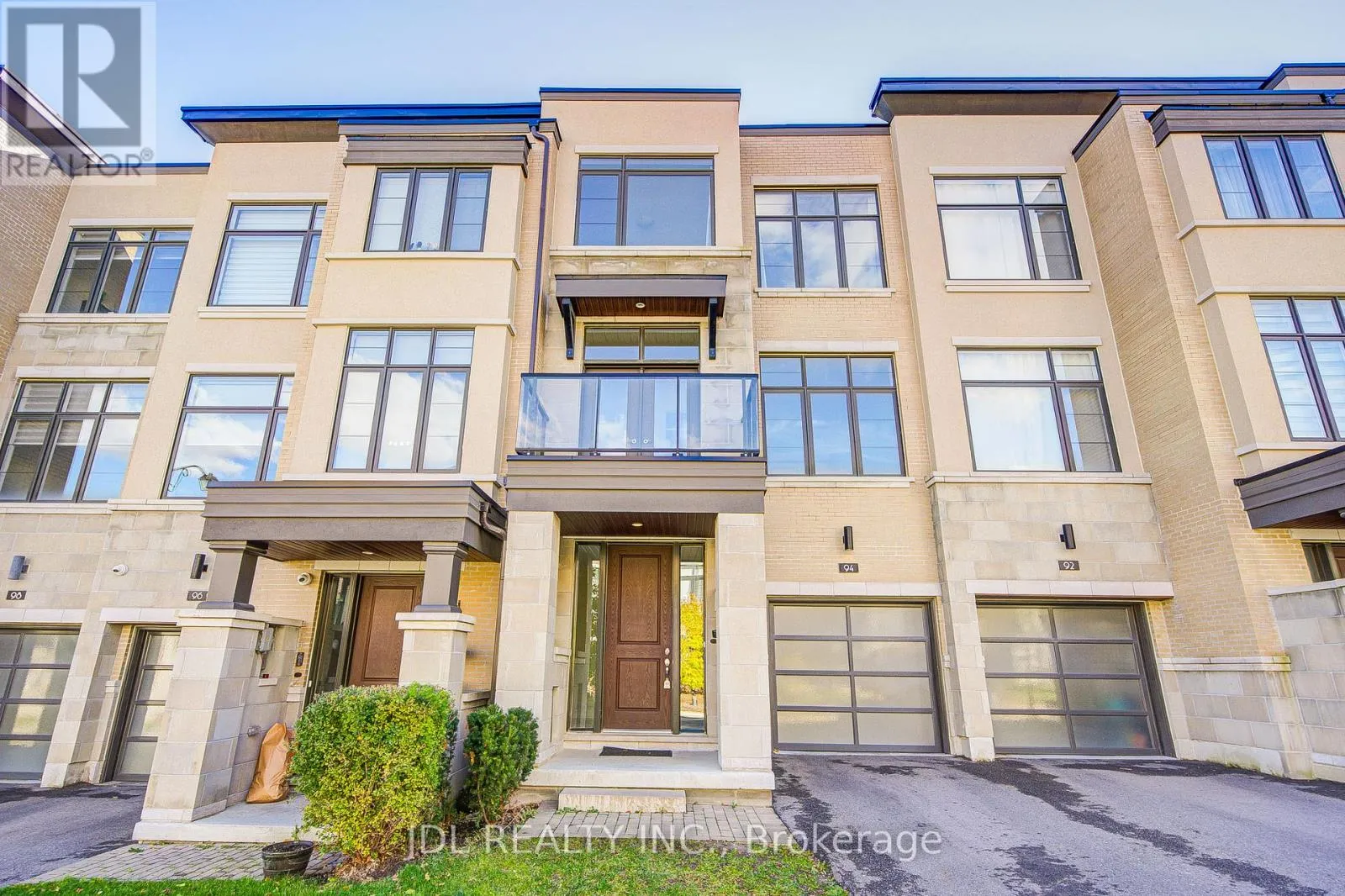 Row / Townhouse for rent: 94 Carrville Woods Circle, Vaughan, Ontario L6A 4Z6