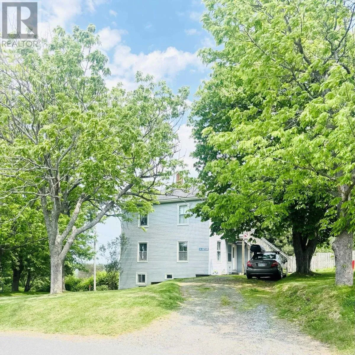 Duplex for rent: 94 Hopson Street, Lunenburg, Nova Scotia B0J 2C0