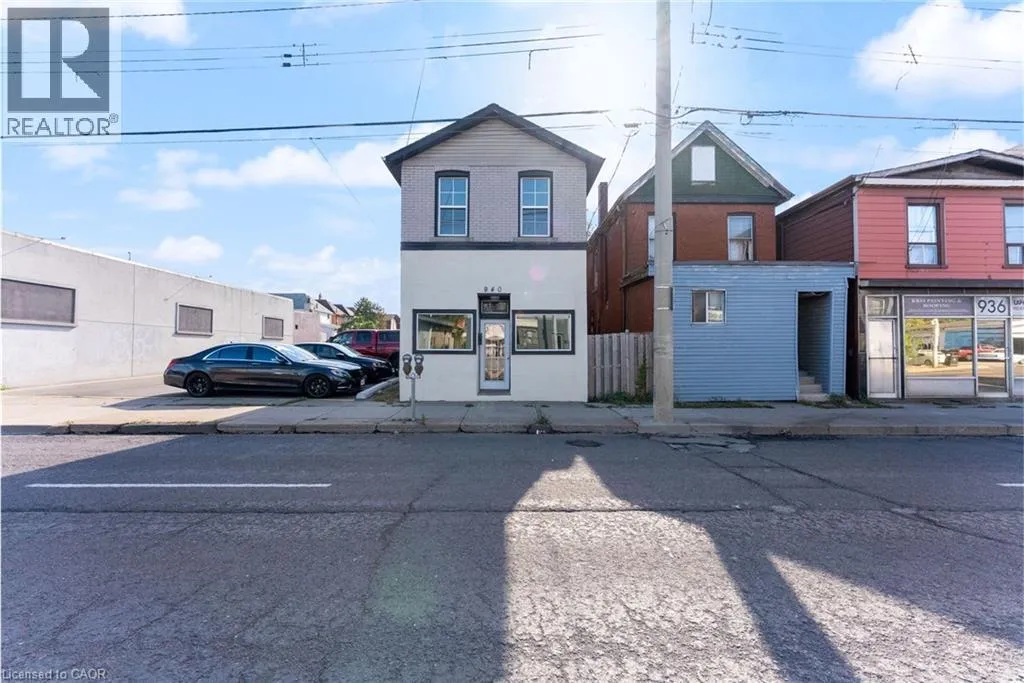 940 Barton Street E, Hamilton, Ontario L8L 3C5