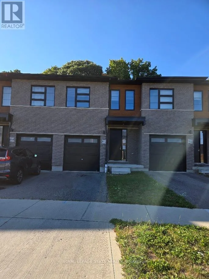 Row / Townhouse for rent: 940 Robert Ferrie Drive, Kitchener, Ontario N2R 0P9