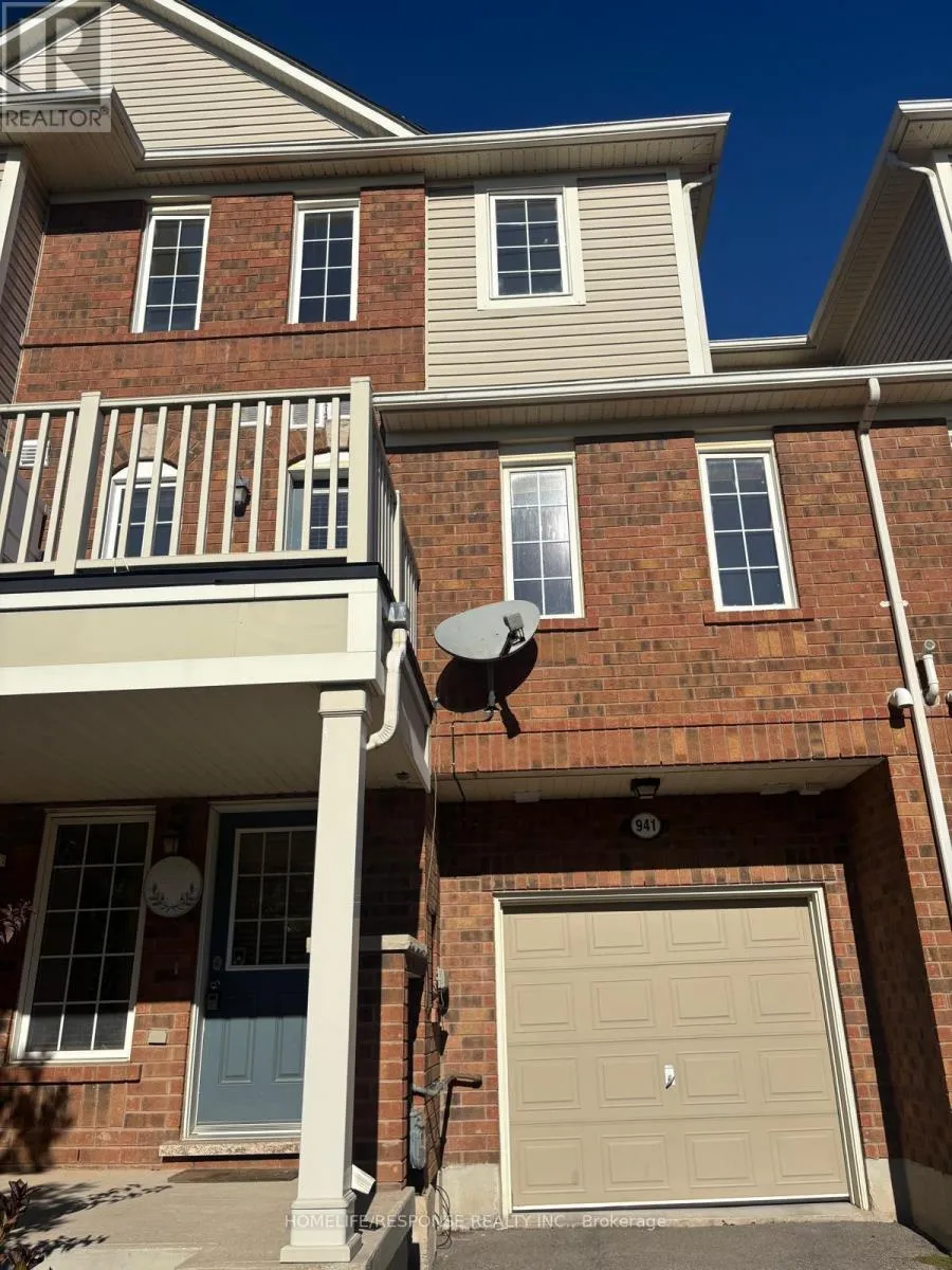 Row / Townhouse for rent: 941 Hasselfeldt Heights, Milton, Ontario L9T 0M5