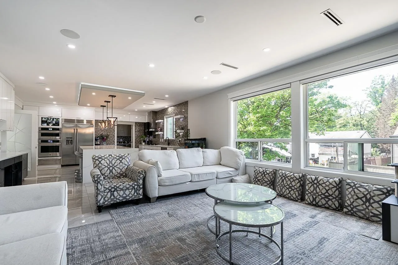 House for rent: 9417 132a Street, Surrey, British Columbia V3V 6W3