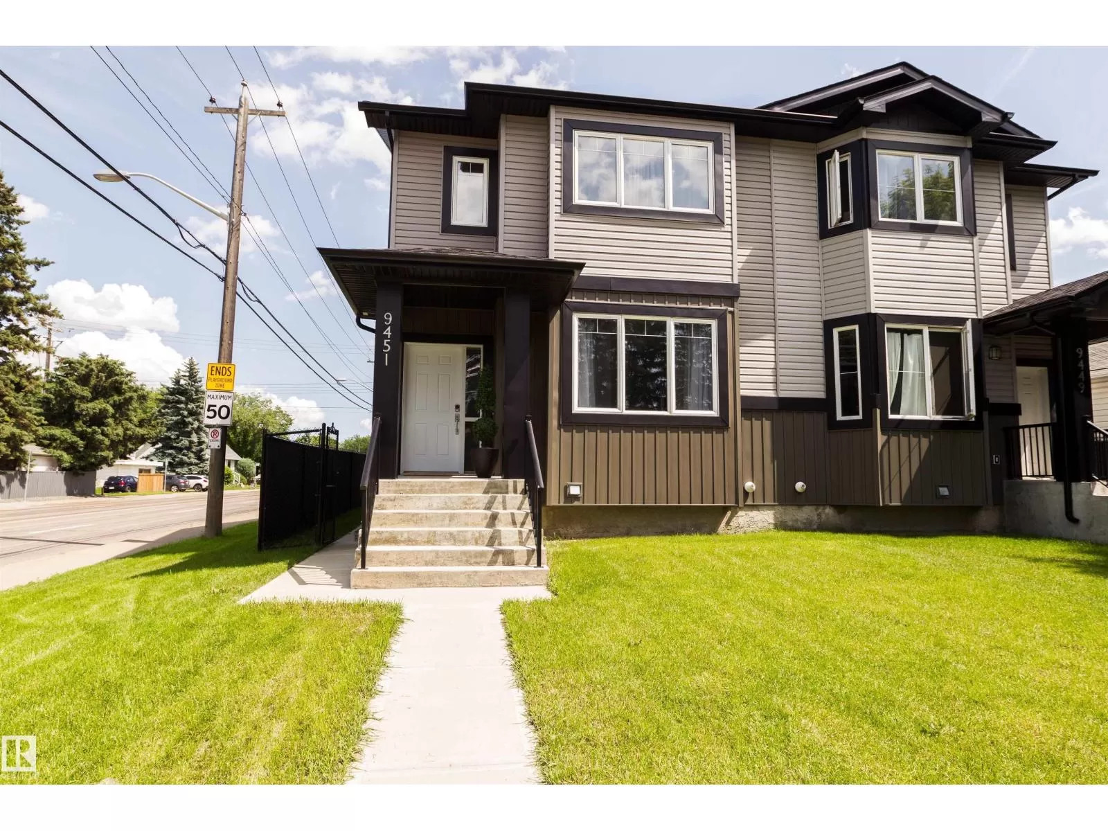 Duplex for rent: 9449 152 St Nw Nw, Edmonton, Alberta T5R 1N1