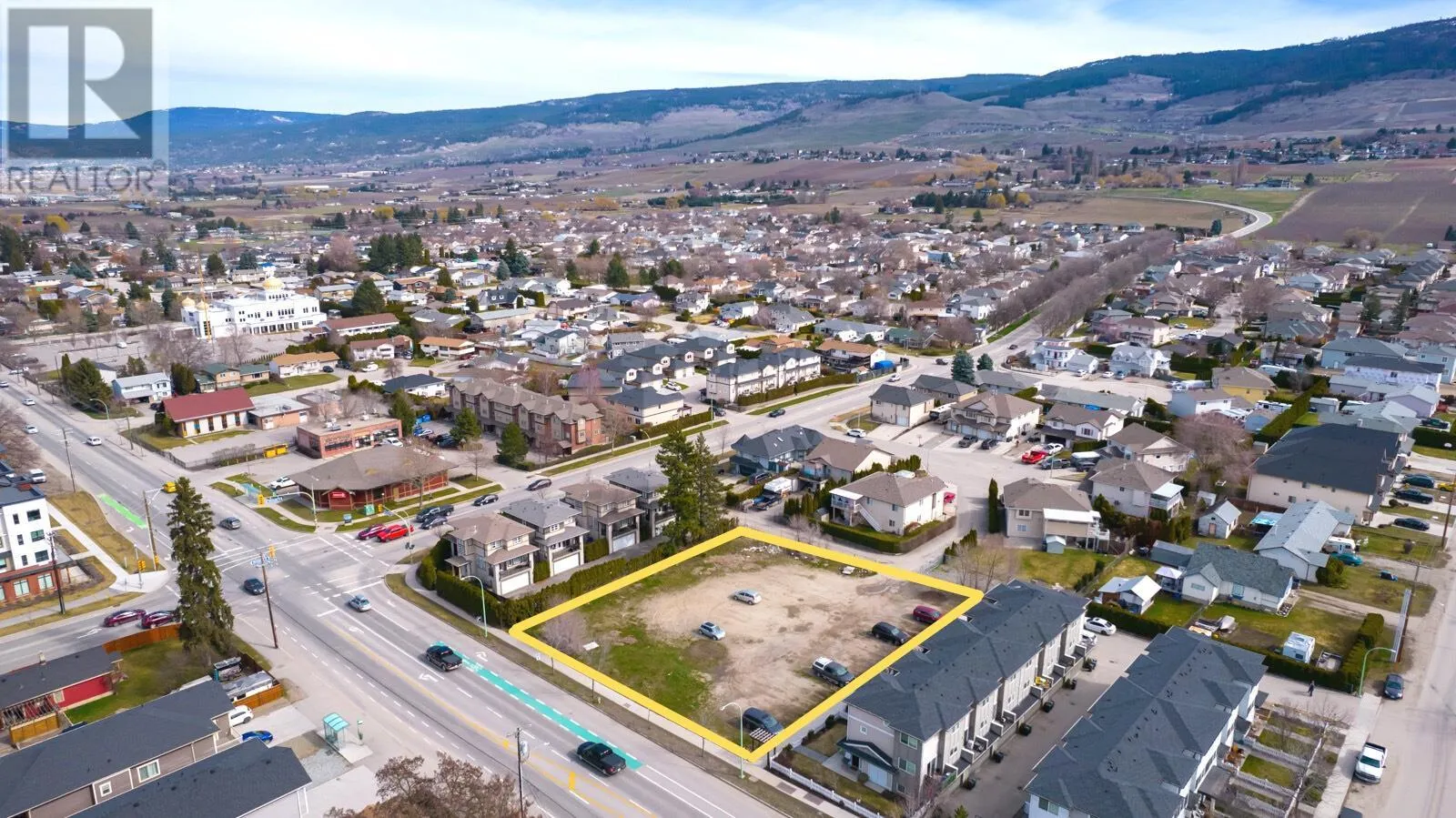 Residential Commercial Mix for rent: 945 Rutland Road N, Kelowna, British Columbia V1X 2M6