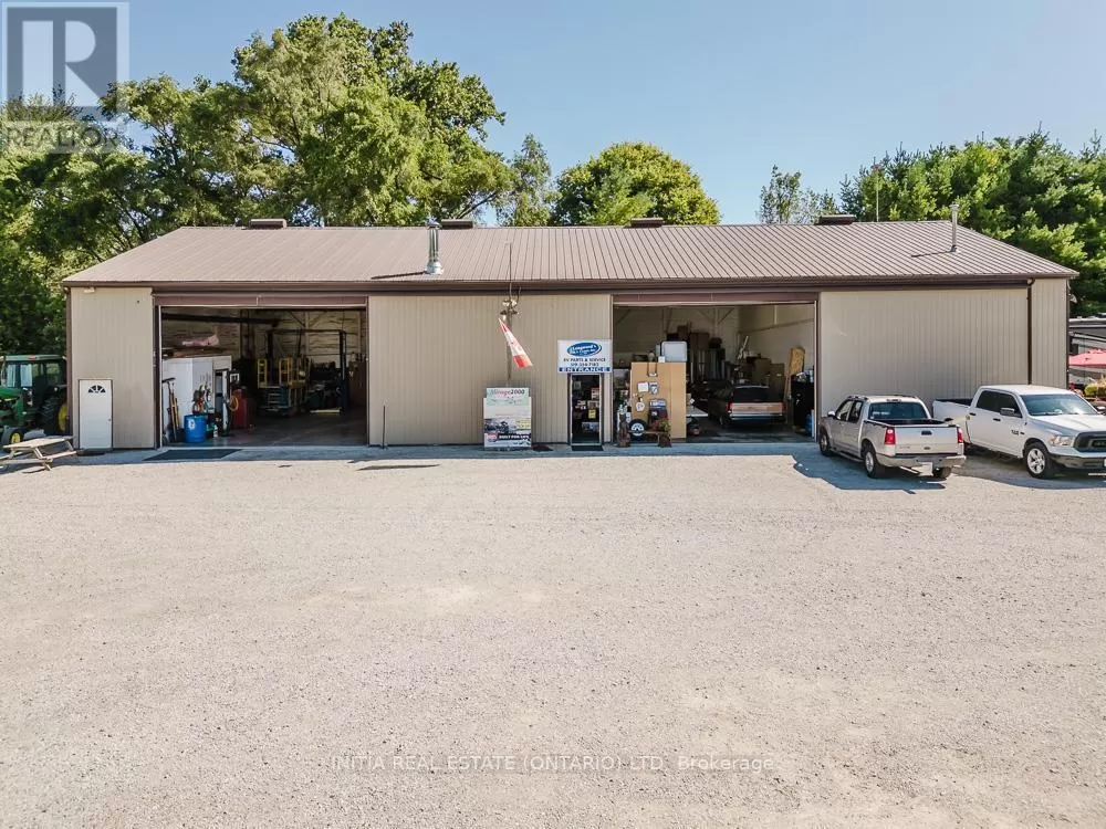 9450 Longwoods Road, Chatham-Kent, Ontario N7M 5J7