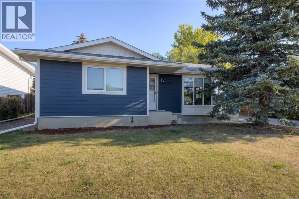 House for rent: 946 Columbia Boulevard W, Lethbridge, Alberta T1K 4M3