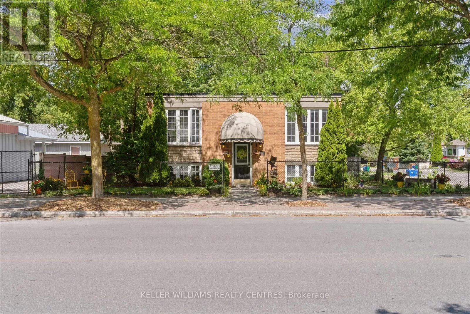 Fourplex for rent: 948 Lake Drive E, Georgina, Ontario L0E 1L0