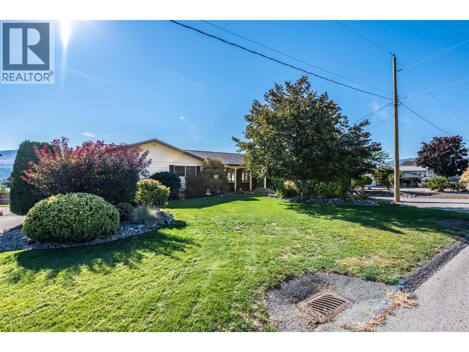 House for rent: 949 Panorama Crescent, Oliver, British Columbia V0H 1T6