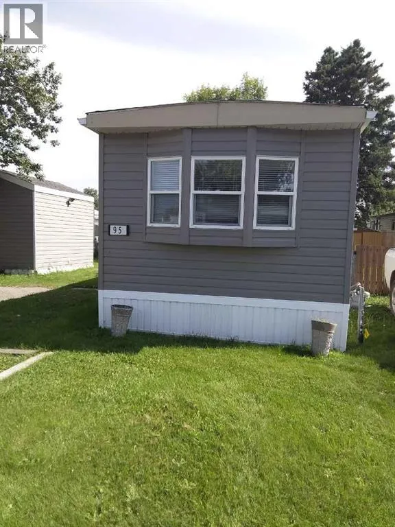Mobile Home for rent: 95, 6220 17 Avenue Se, Calgary, Alberta T2A 0W6