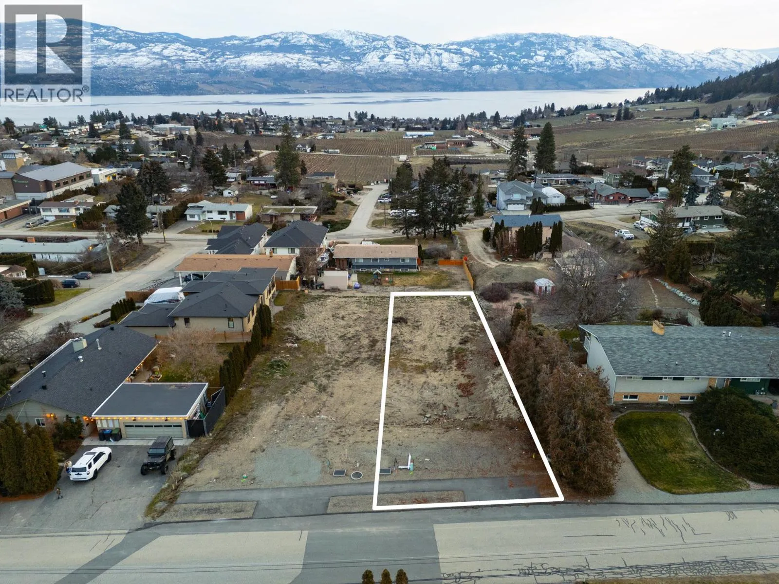 Other for rent: 950 Skyline Road, West Kelowna, British Columbia V1Z 1J7