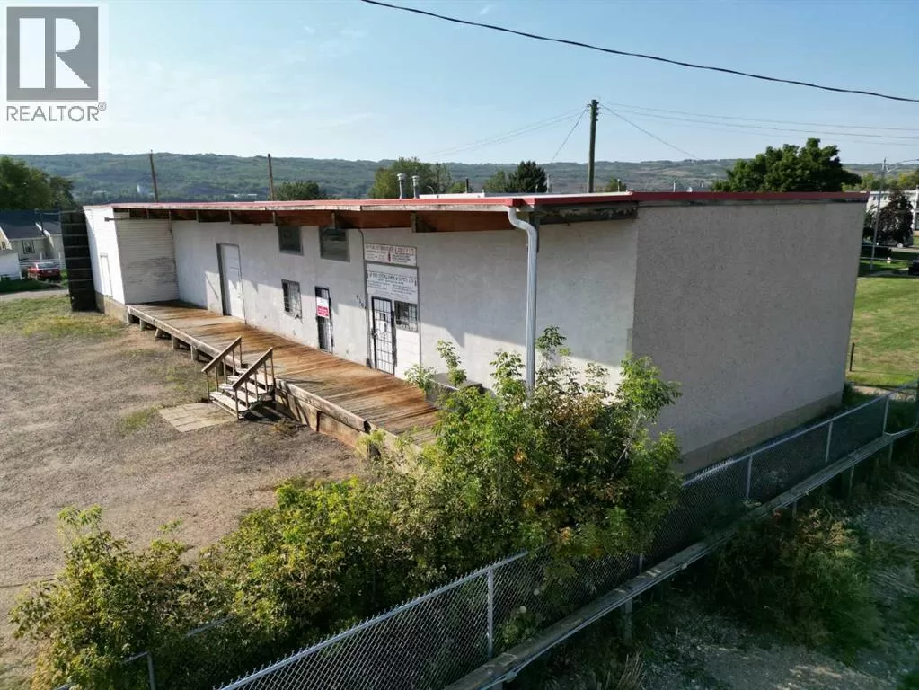 Commercial Mix for rent: 9510 90 Avenue, Peace River, Alberta T8S 1G8