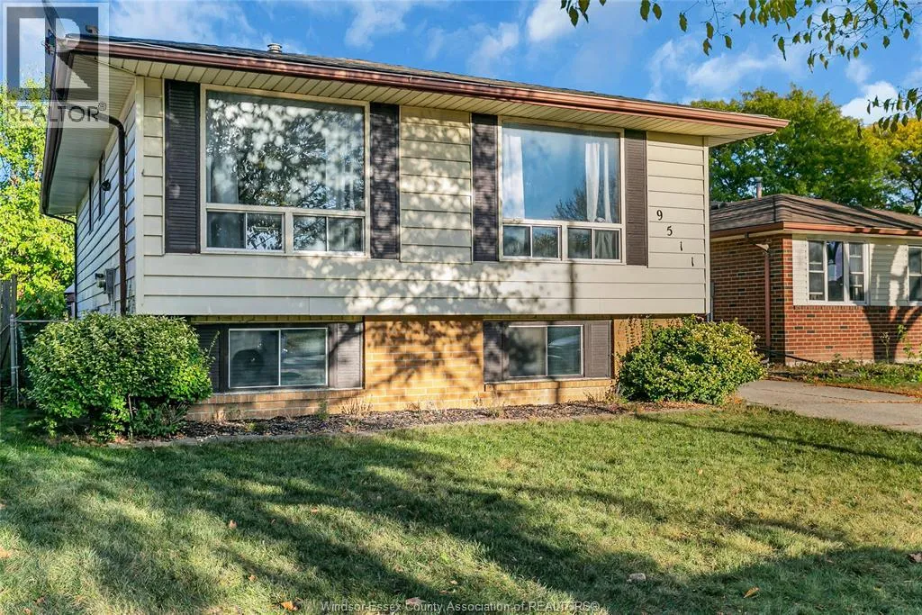 House for rent: 9511 Avery, Windsor, Ontario N8R 2C1