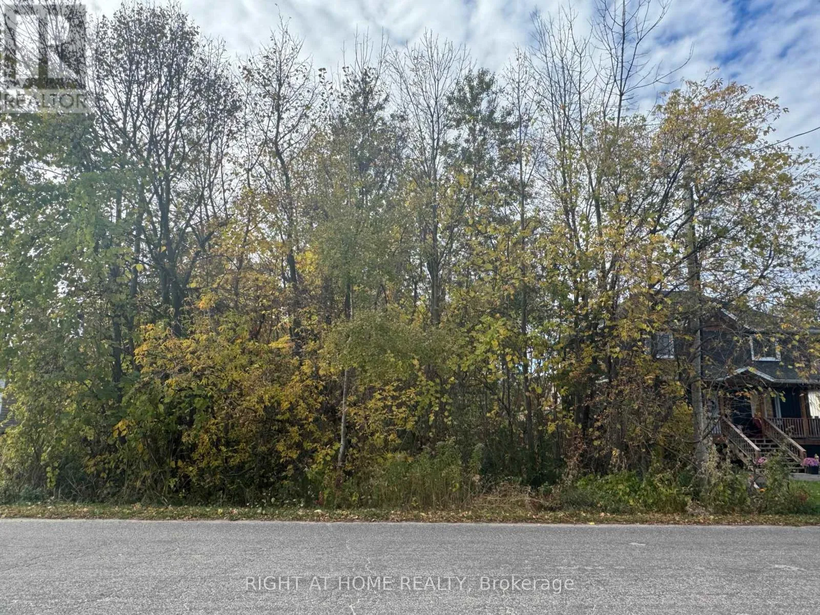 952 Ferrier Avenue, Innisfil, Ontario L0L 1W0