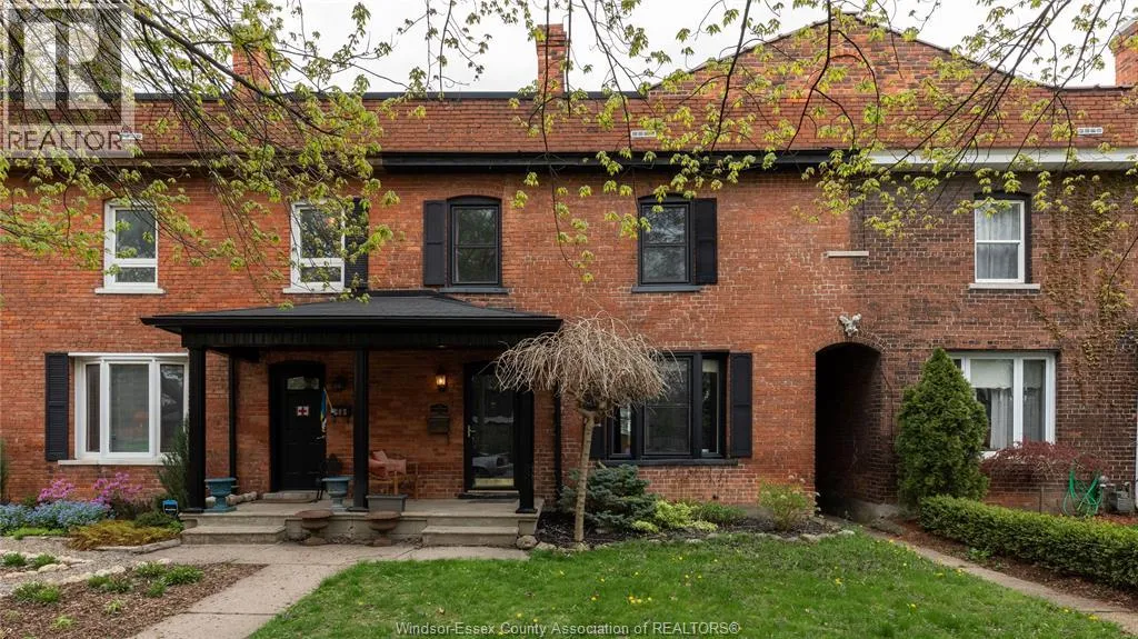 Row / Townhouse for rent: 952 Monmouth, Windsor, Ontario N8Y 3L7