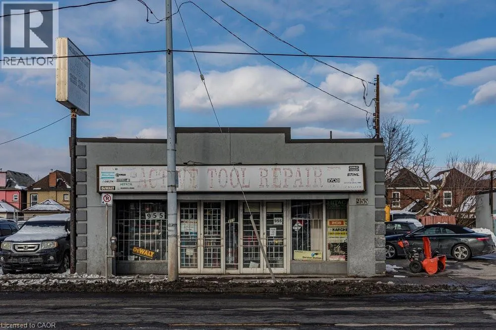 955 Barton Street E, Hamilton, Ontario L8L 3C4