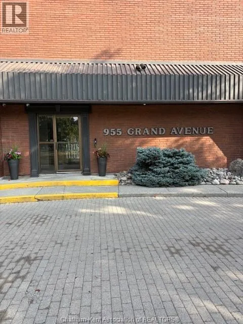 Apartment for rent: 955 Grand Avenue Unit# 204, Chatham, Ontario N7L 4Z6