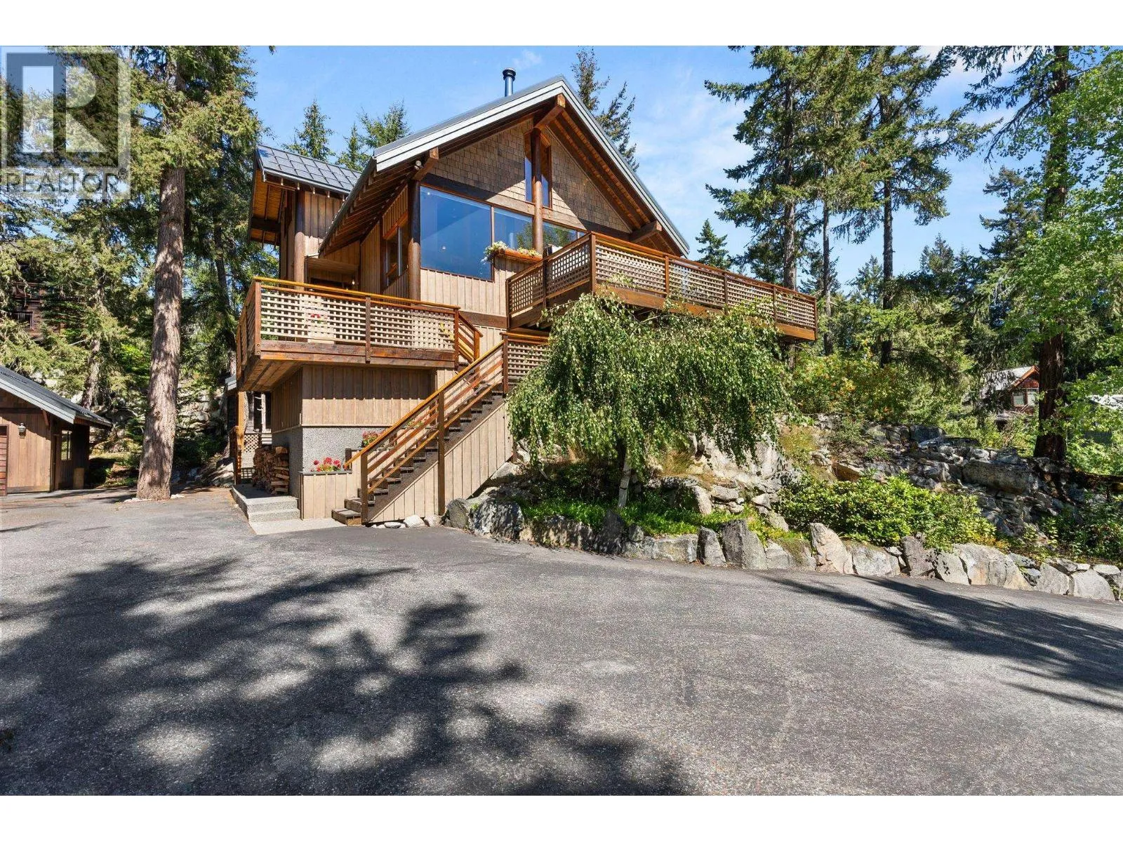 Recreational for rent: 9551 Emerald Drive, Whistler, British Columbia V8E 0G5