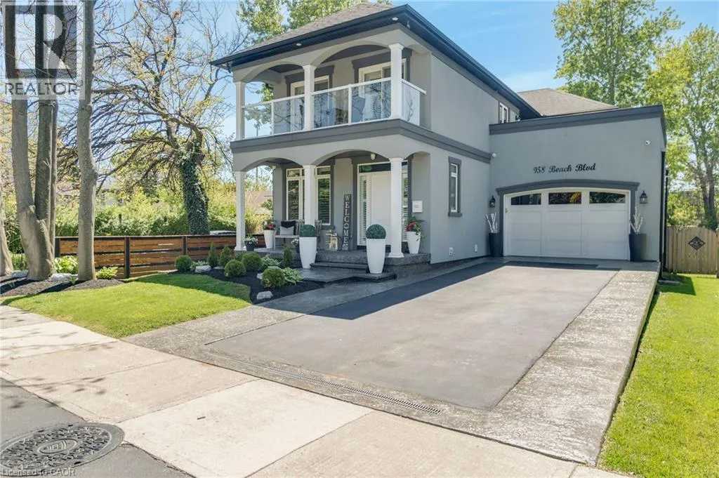 House for rent: 958 Beach Boulevard, Hamilton, Ontario L8H 6Z4