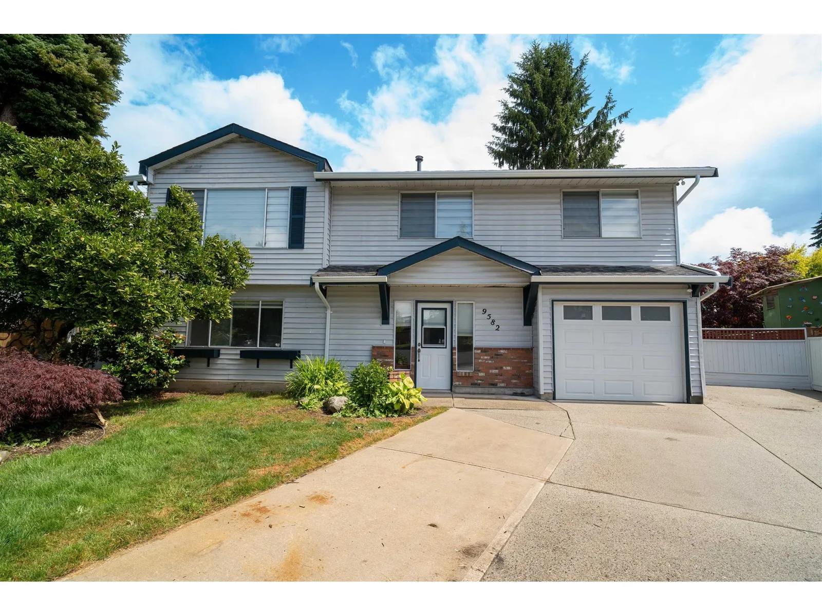 House for rent: 9582 212b Street, Langley, British Columbia V1M 1N4