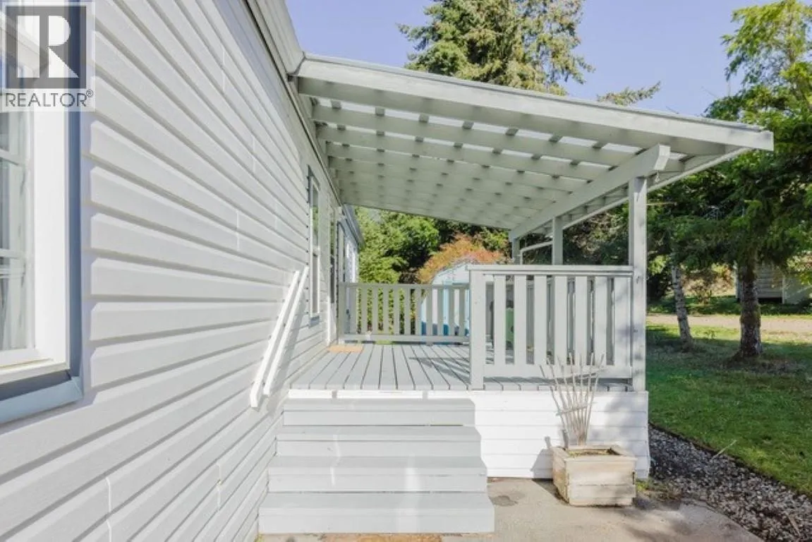 Mobile Home for rent: 96 1413 Sunshine Coast Highway, Gibsons, British Columbia V0N 1V5