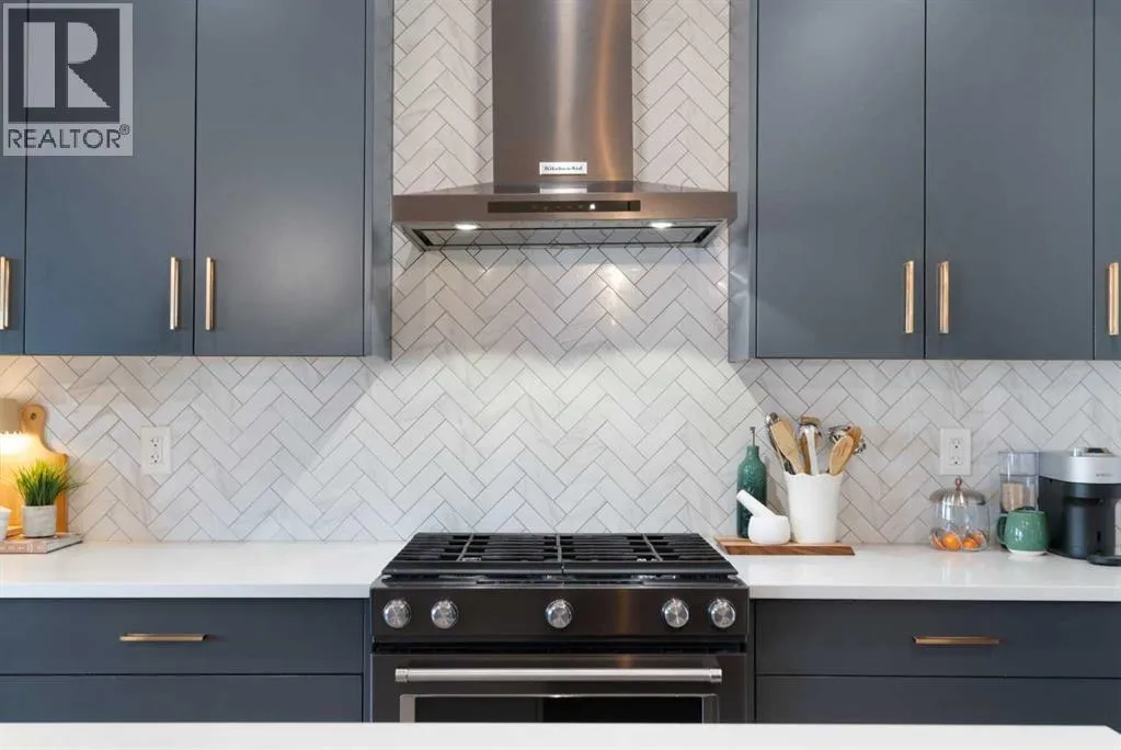 House for rent: 96 Emberside Glen, Cochrane, Alberta T4C 2L7